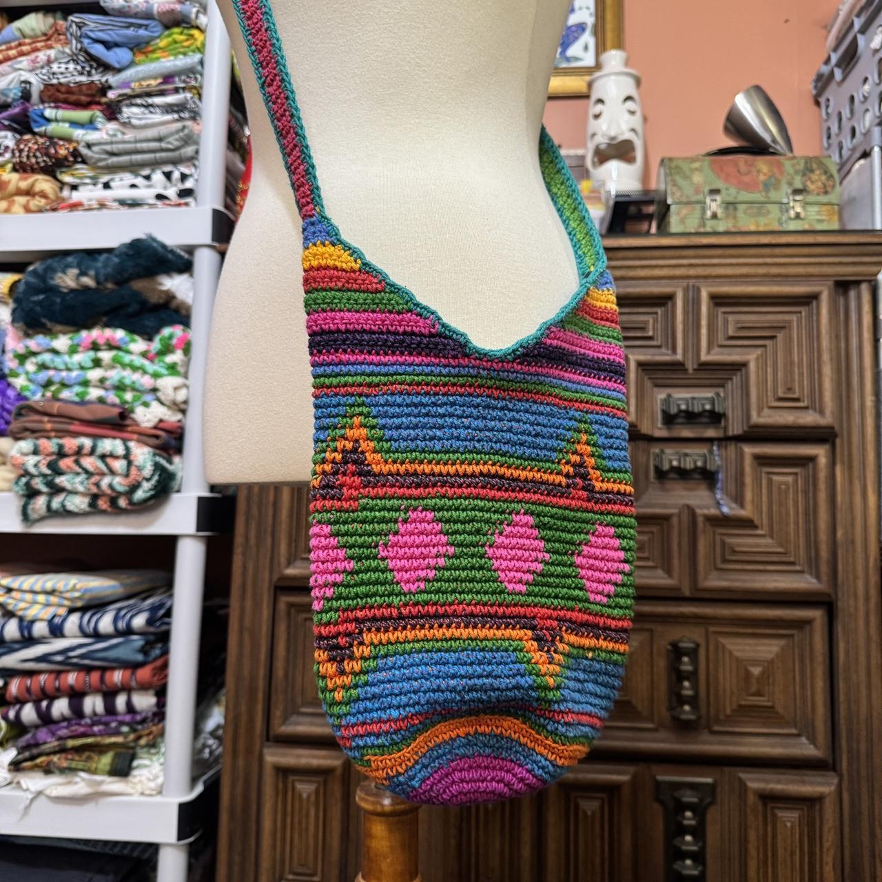 item listed by lunaluneshop