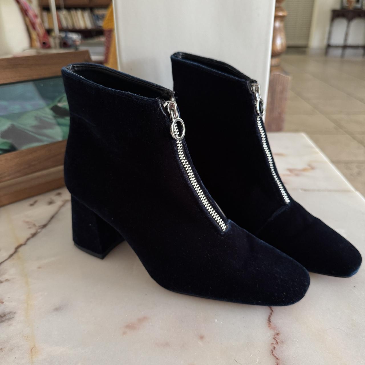 item listed by lunaluneshop