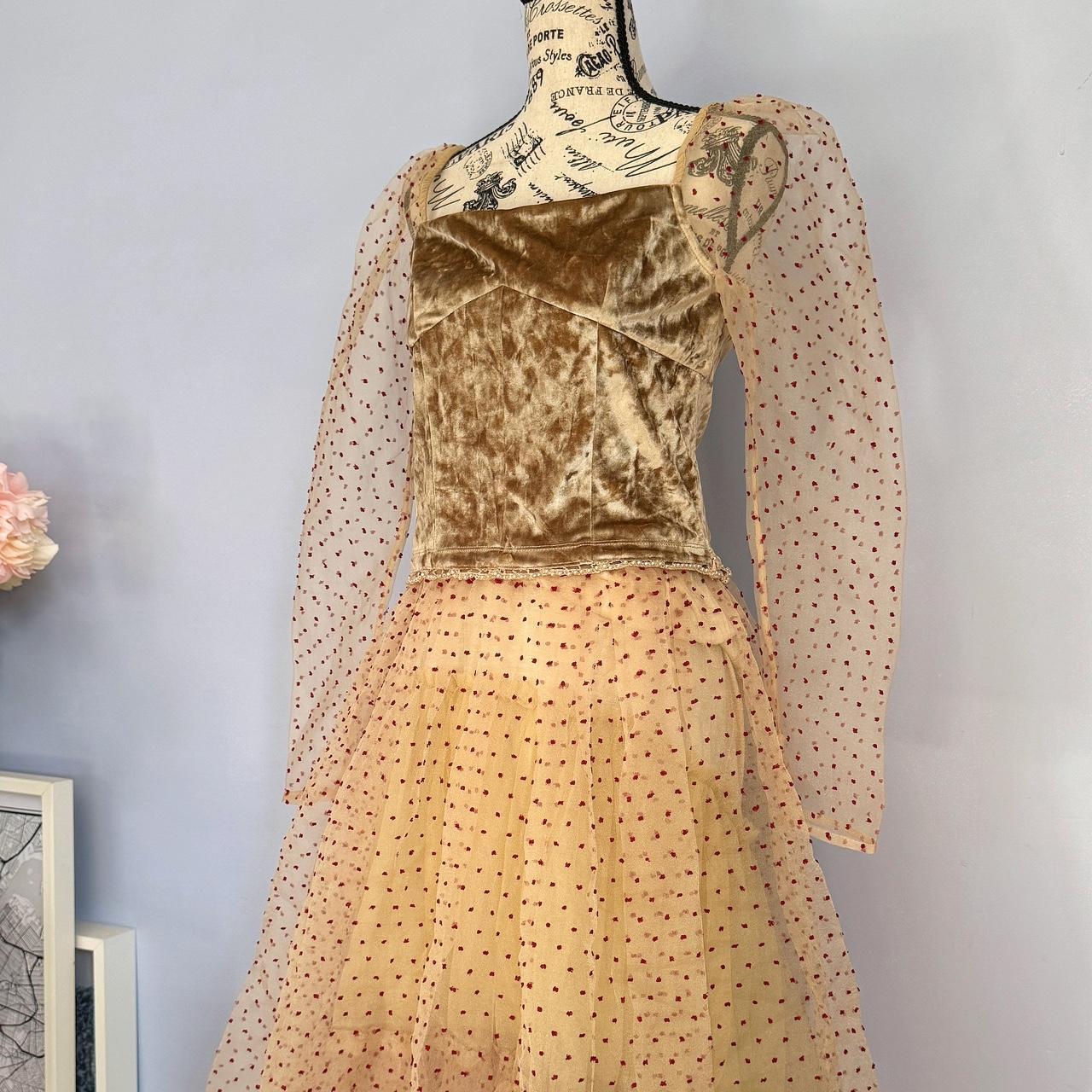 item listed by lunaluneshop