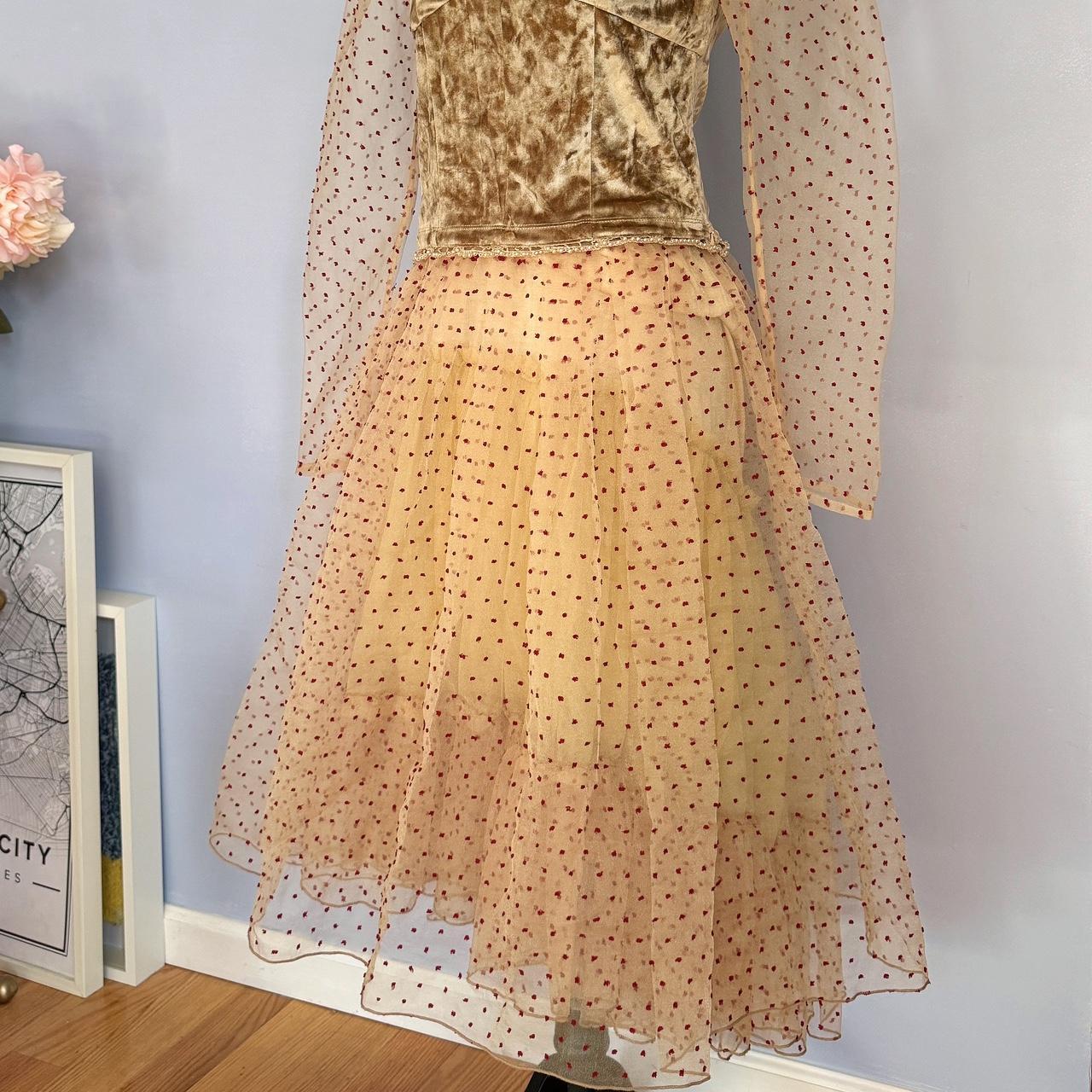 item listed by lunaluneshop