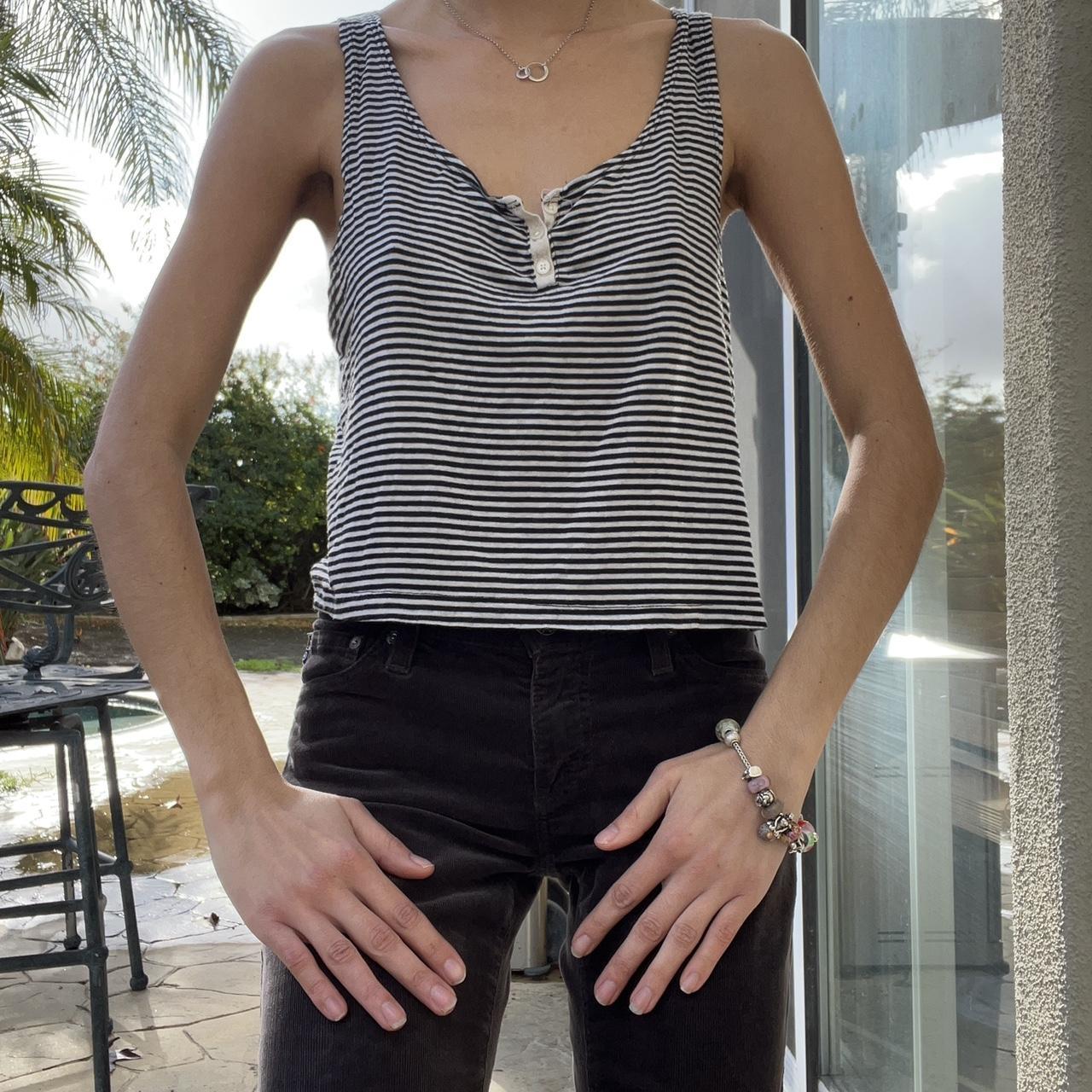 Brandy Melville Striped Tank Cami Top 𝑫𝒆𝒔𝒄𝒓𝒊𝒑𝒕𝒊𝒐𝒏 Depop