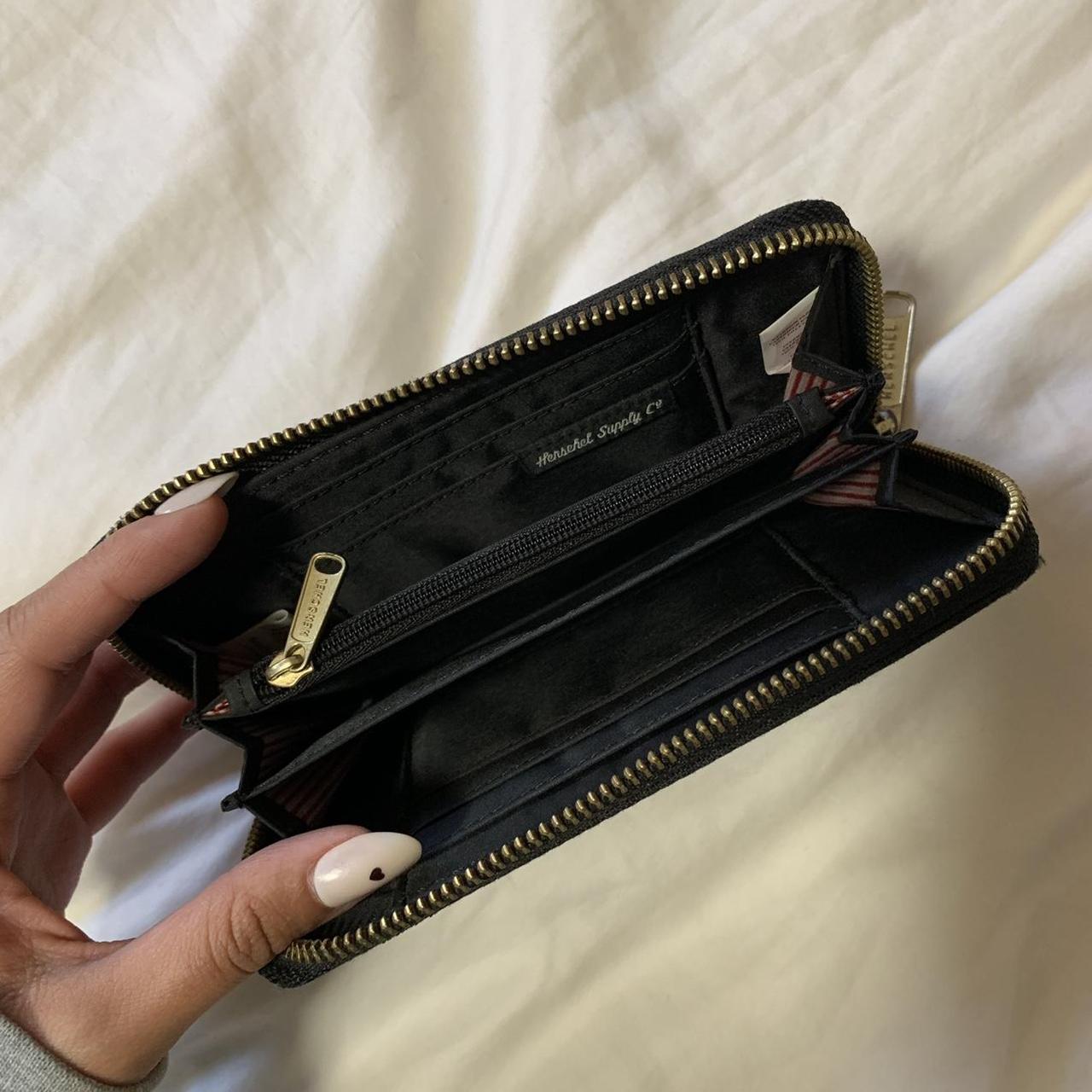 Herschel Women's Black Wallet-purses (3)