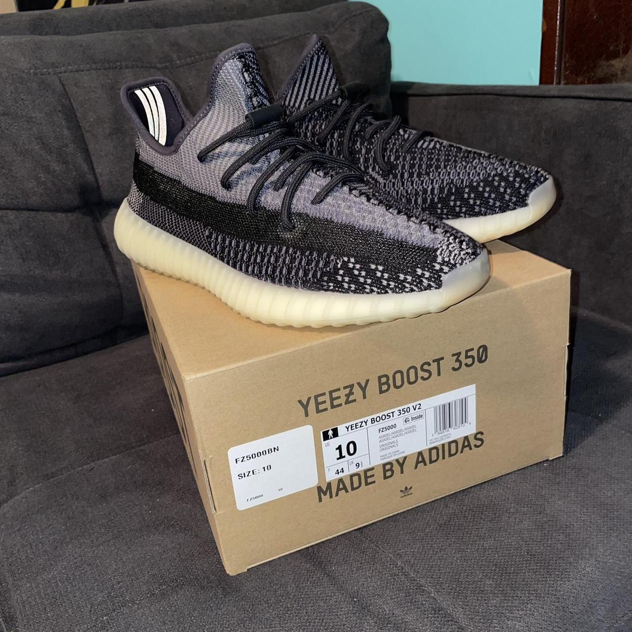 yeezy carbon 350 on feet