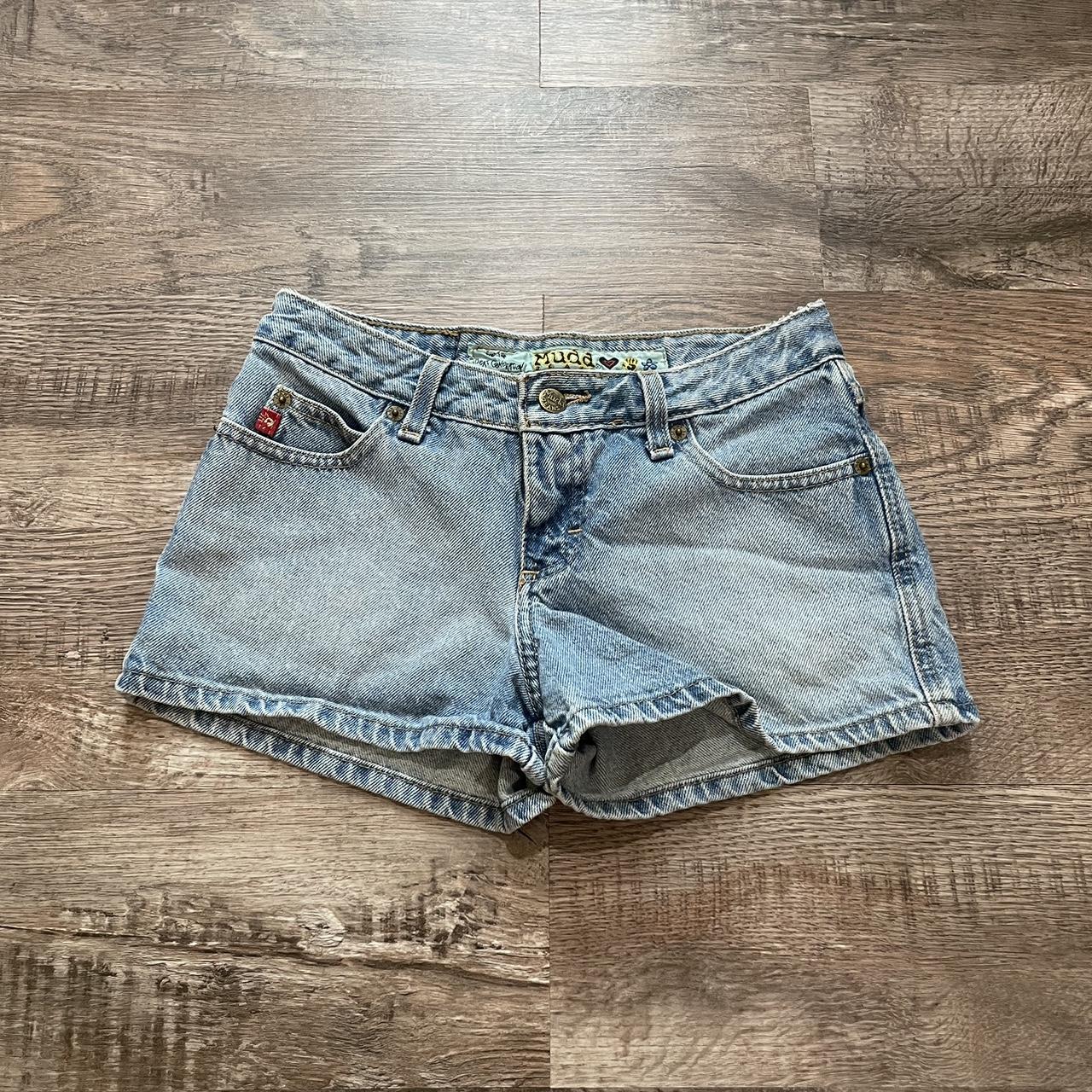 ADORABLE mudd denim jean shorts size 3. super cute... Depop