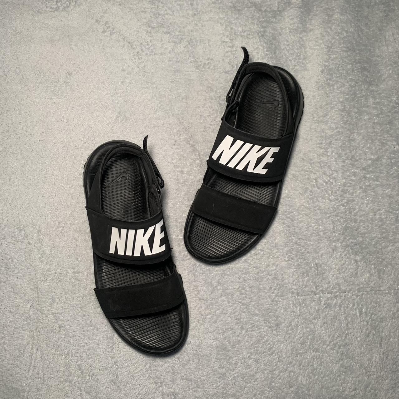 Quinto Planta de semillero Cambiarse de ropa Nike Women's Black Sandals | Depop