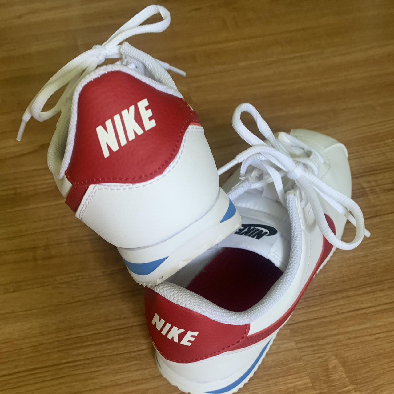 Nike White and Red Trainers (2)