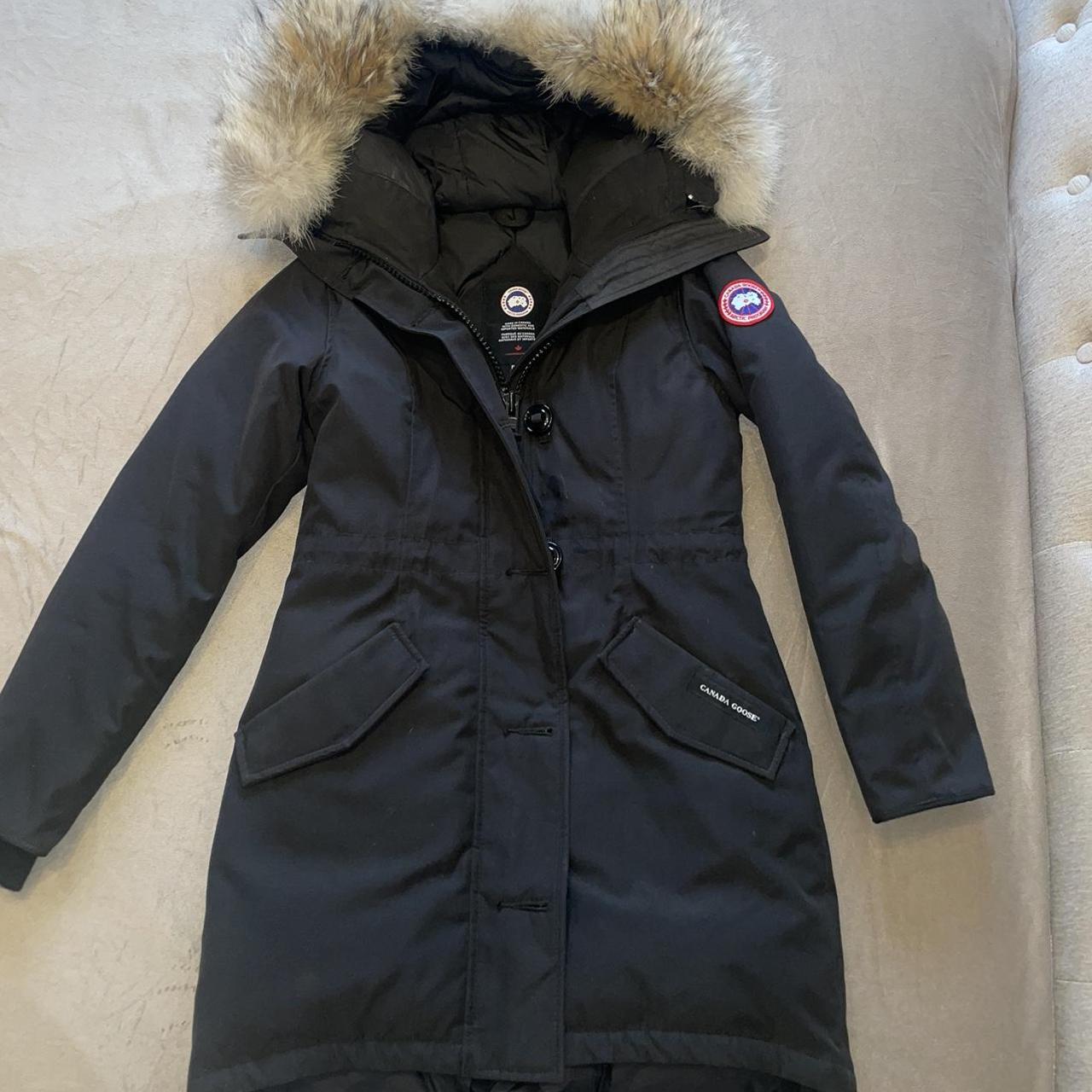 Canada Goose Women's Black Coat Depop