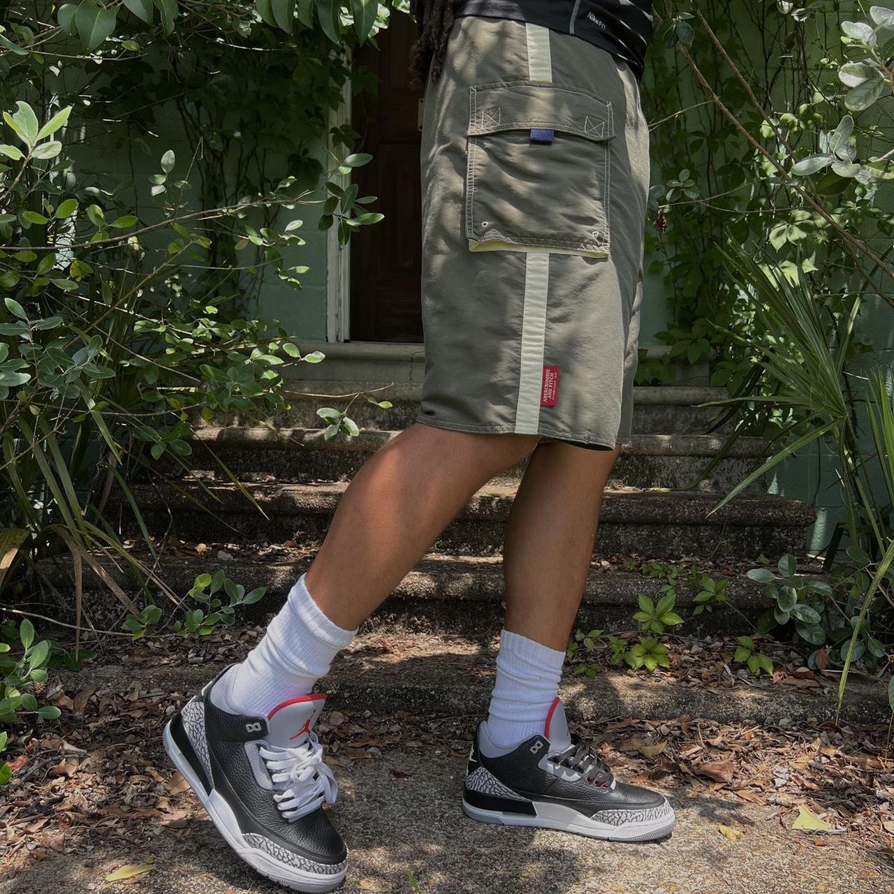 Dope VTG Y2K Cargo shorts Mens 30 Built in belt, 👁️ | Depop