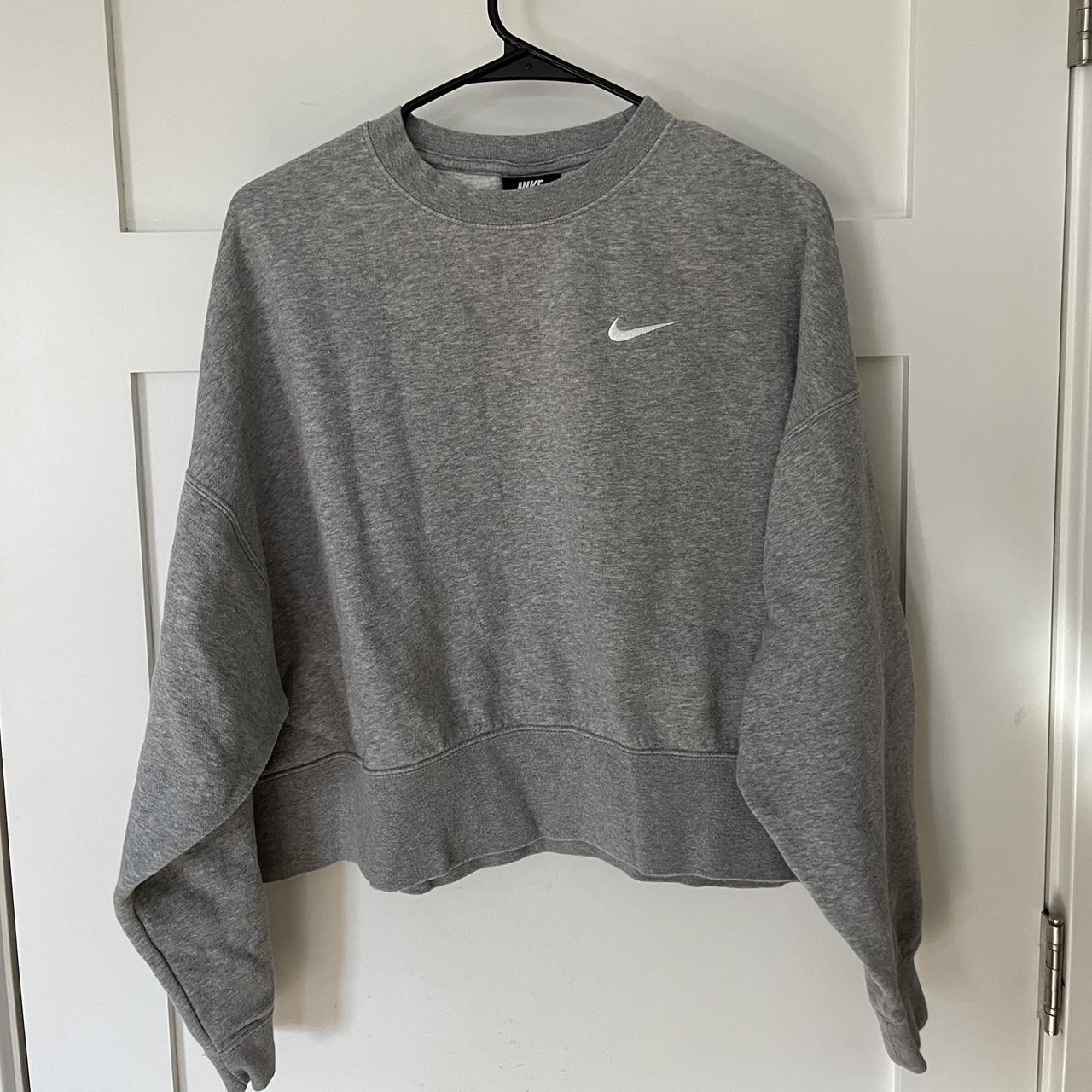 womens gray nike shirt