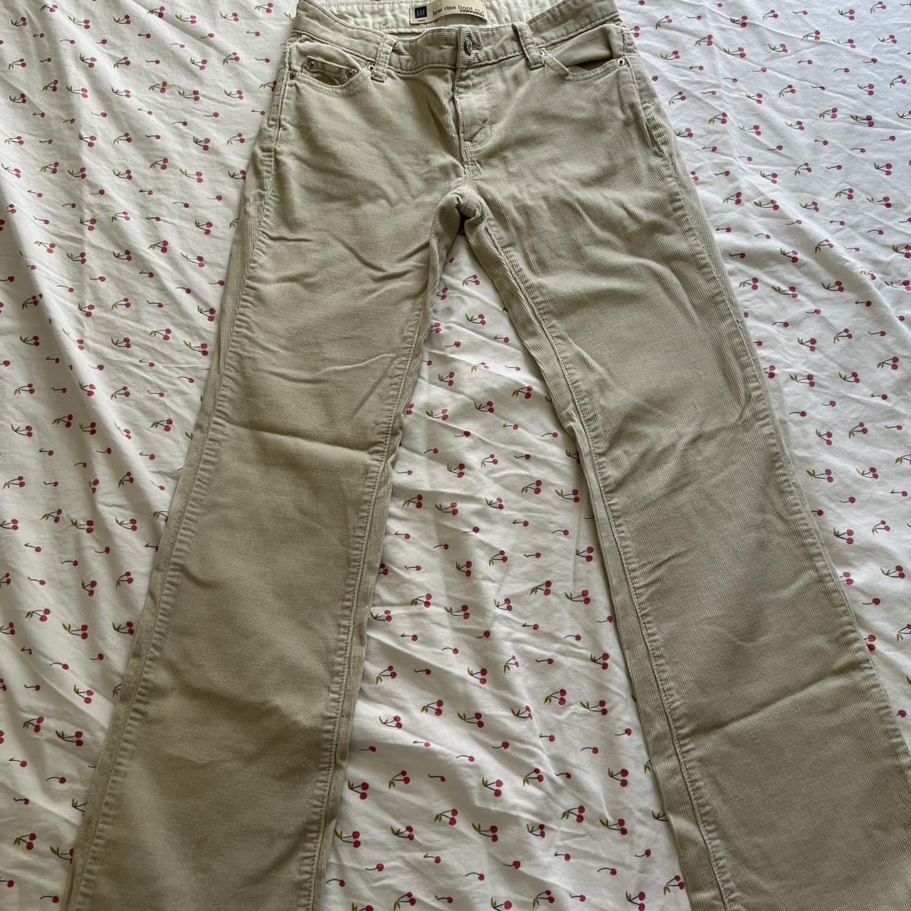 Gap low rise bootcut pants cream colored size 1 - Depop