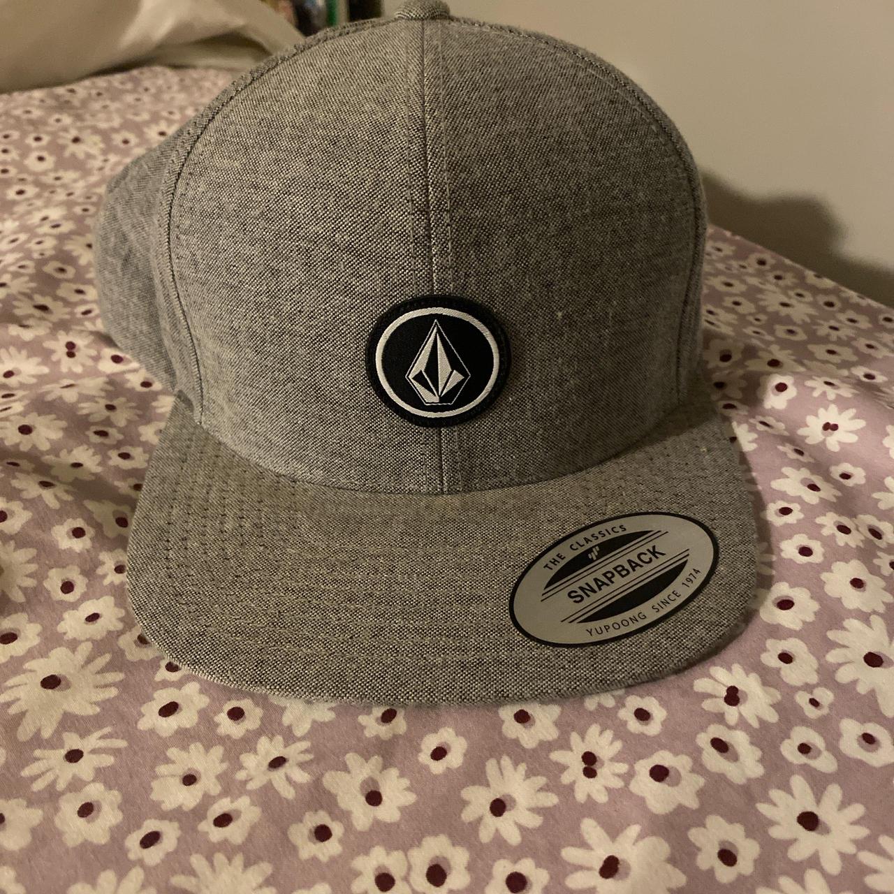 Volcom Men's Hat - Grey – Grey Volcom snapback ha… - image 1