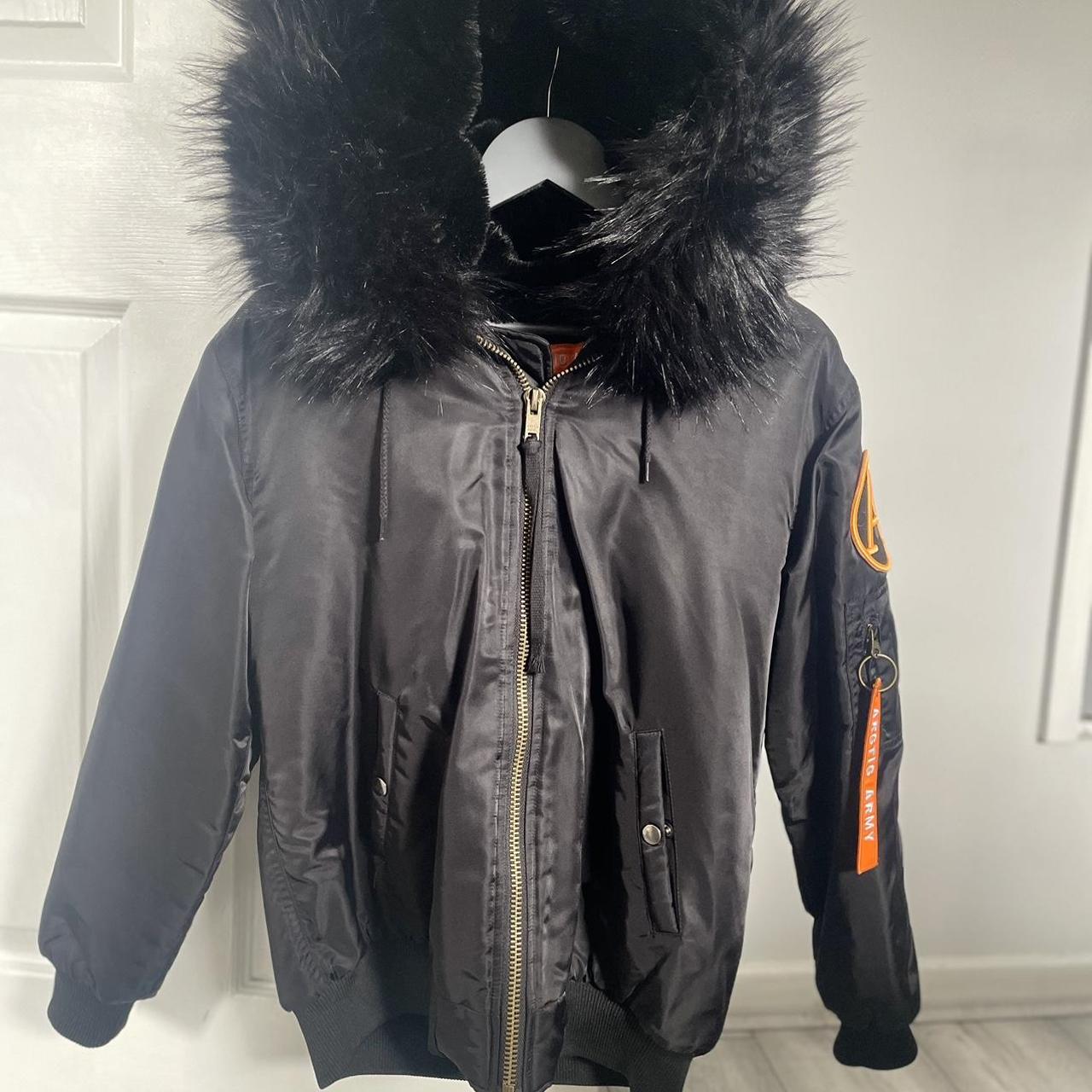 Arctic Army ‘black out’ women’s bomber