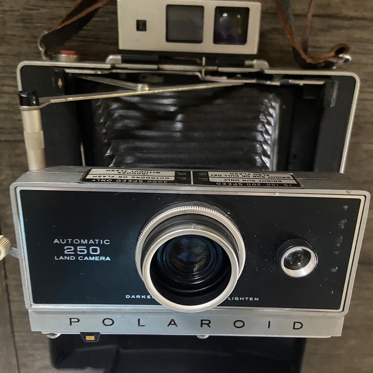 Vintage Polaroid 250 Land shops Camera