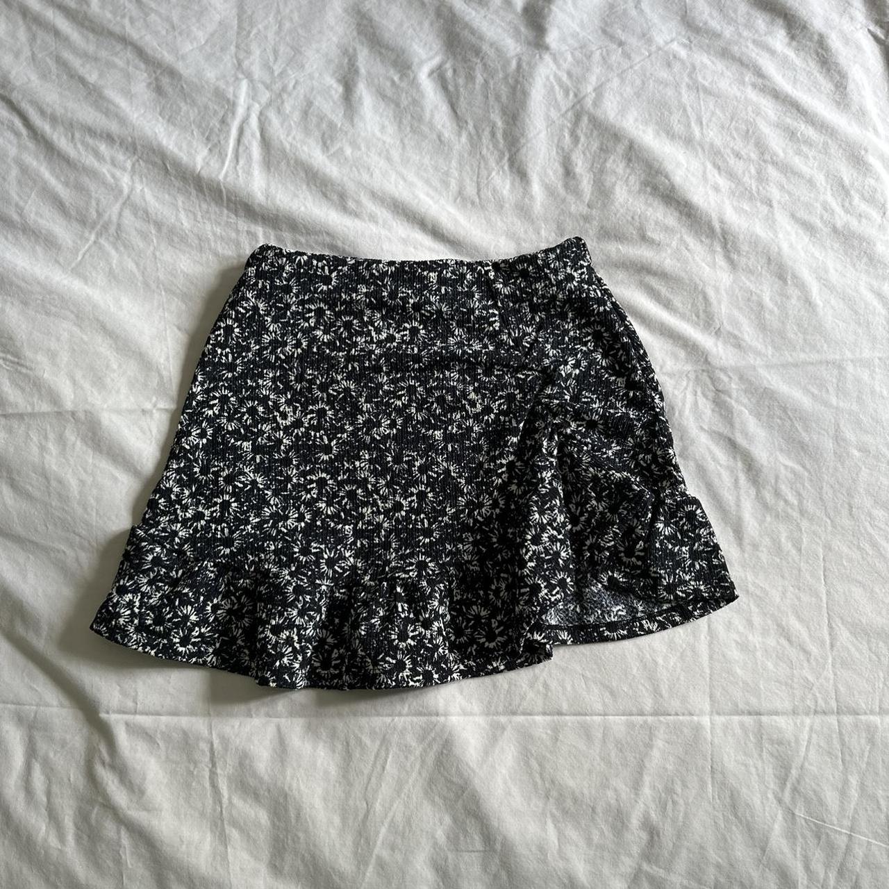 Topshop floral ruffle skirt #floral #summerskirt... - Depop