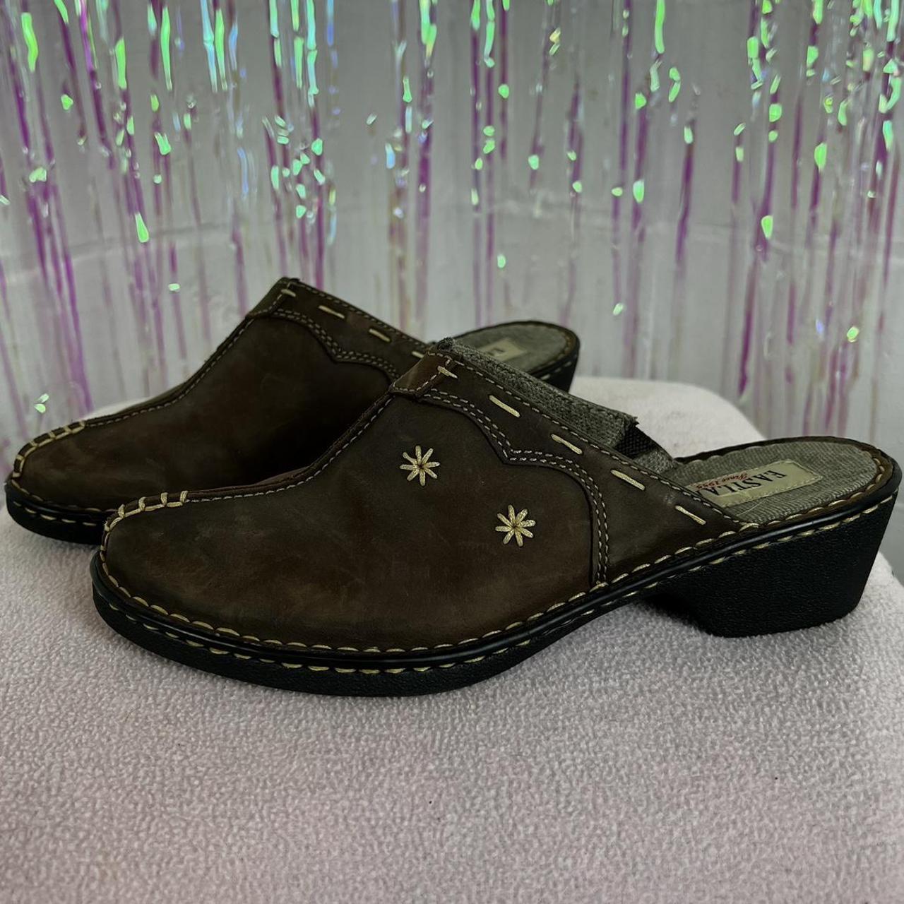 eastland leather clogs