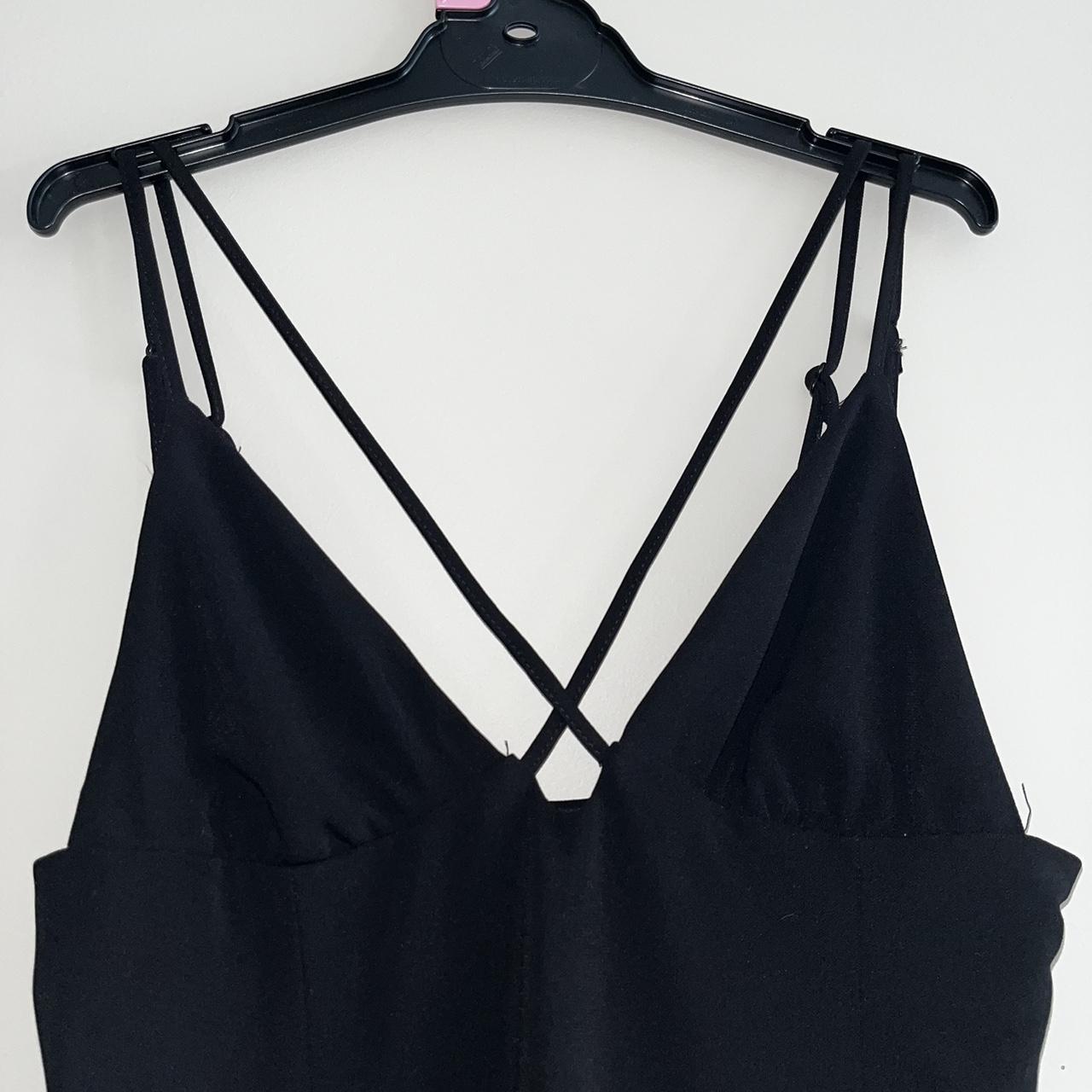 back cross body suit 黒のキャミソール 新品タグ付き Zara black criss cross body suit - size small - | Depop