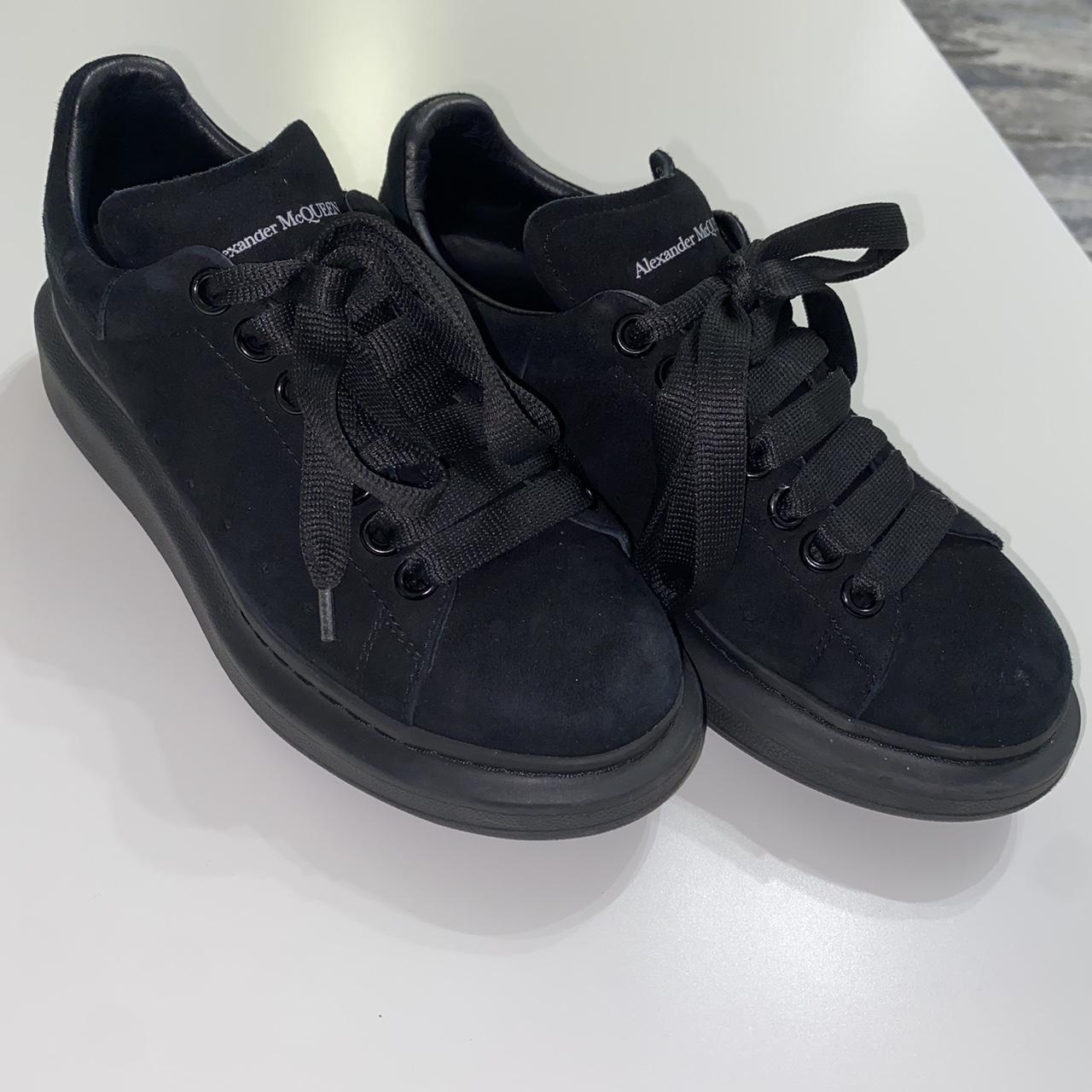 Black suede alexander top mcqueen's