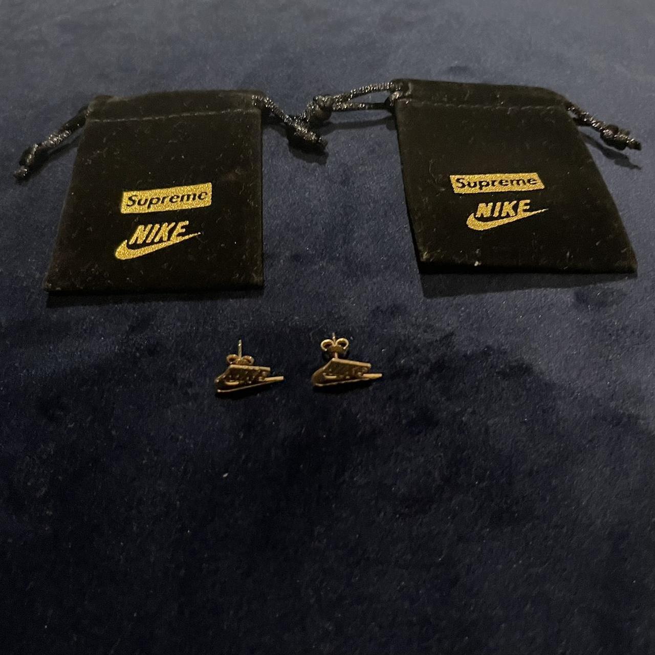 Supreme nike 14k gold earring online