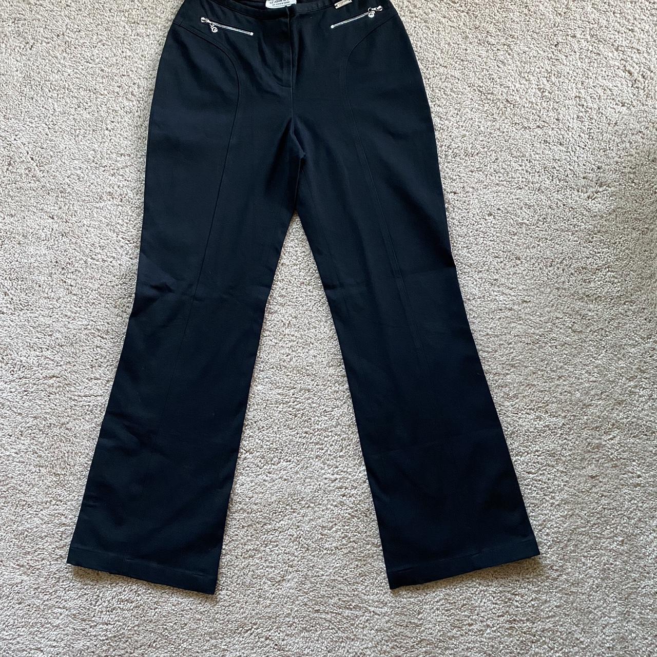 St. John Women's Black Trousers | Depop