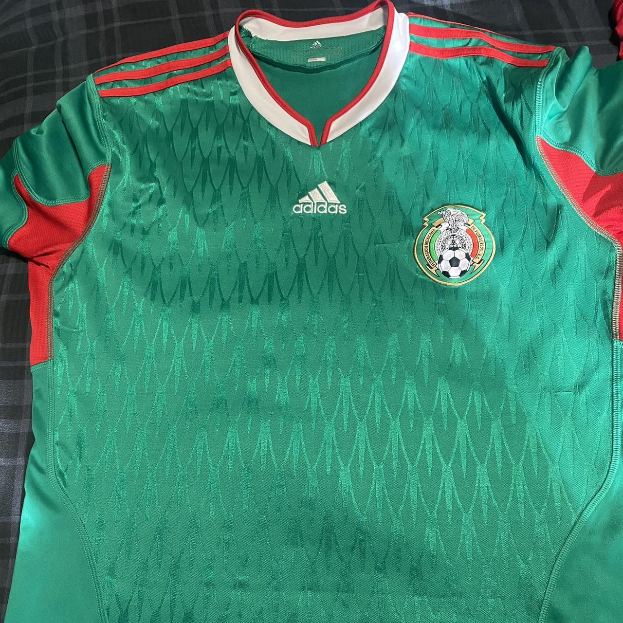 Adidas Men's Green and Red Top | Depop