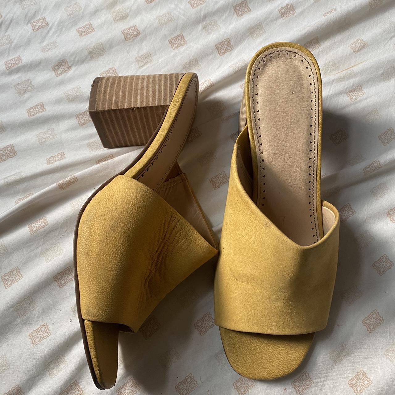 Adrienne Vittadini gold heels These are a - Depop