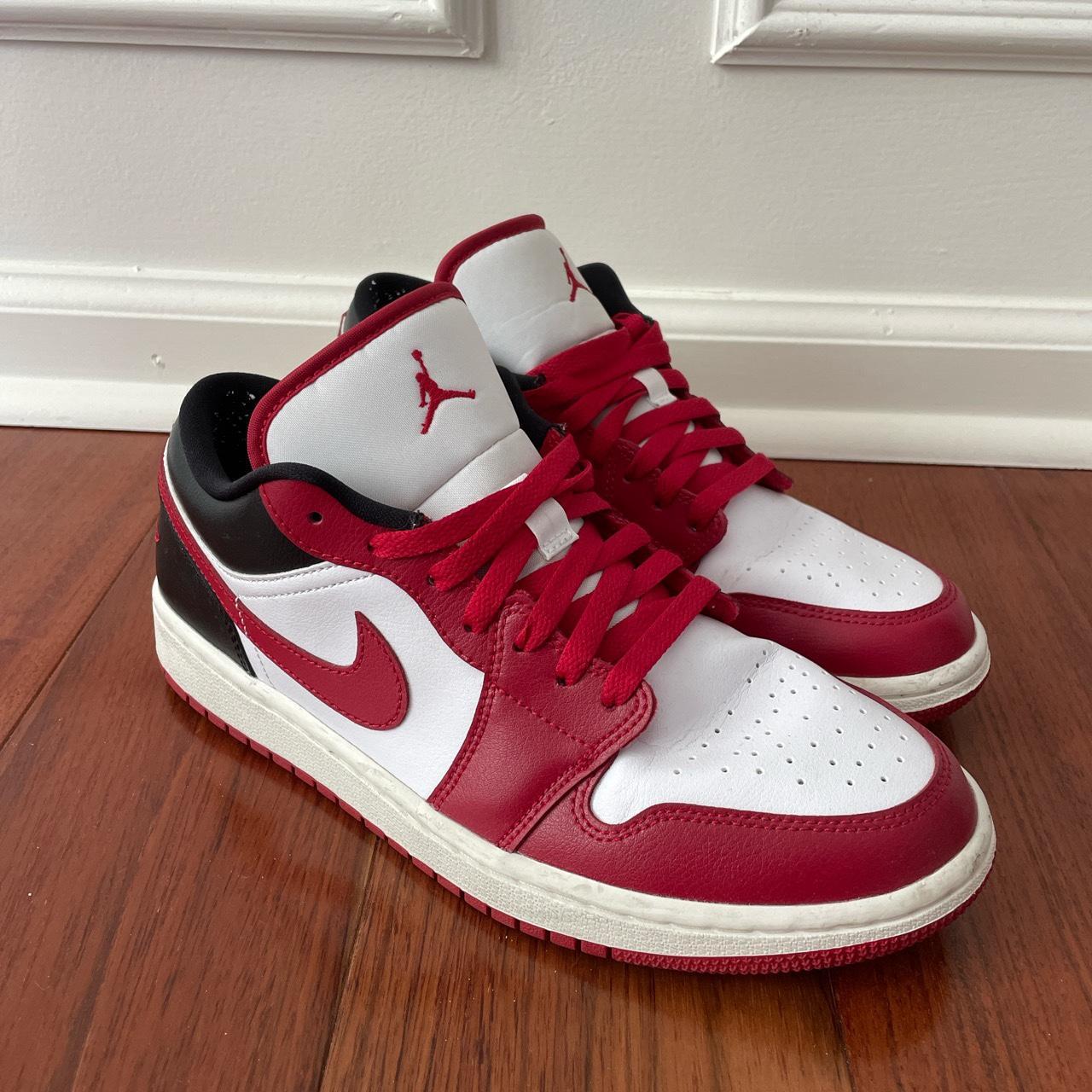 where to buy jordan 1s near me