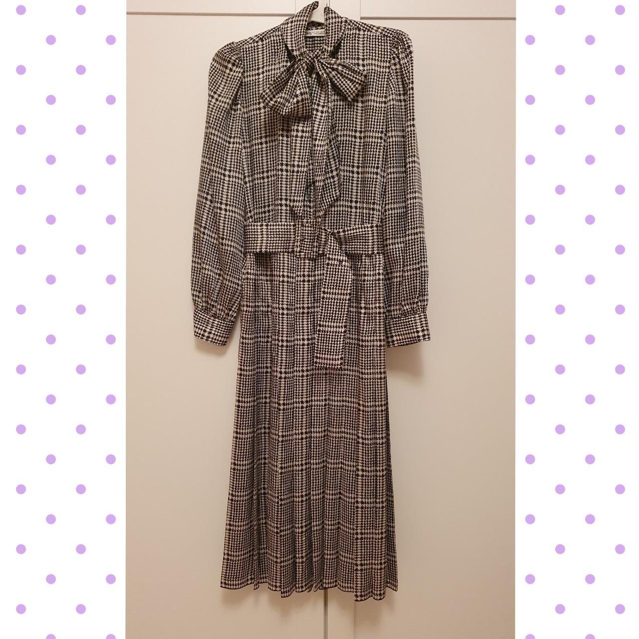 ZARA houndstooth print dress, midi length with... Depop
