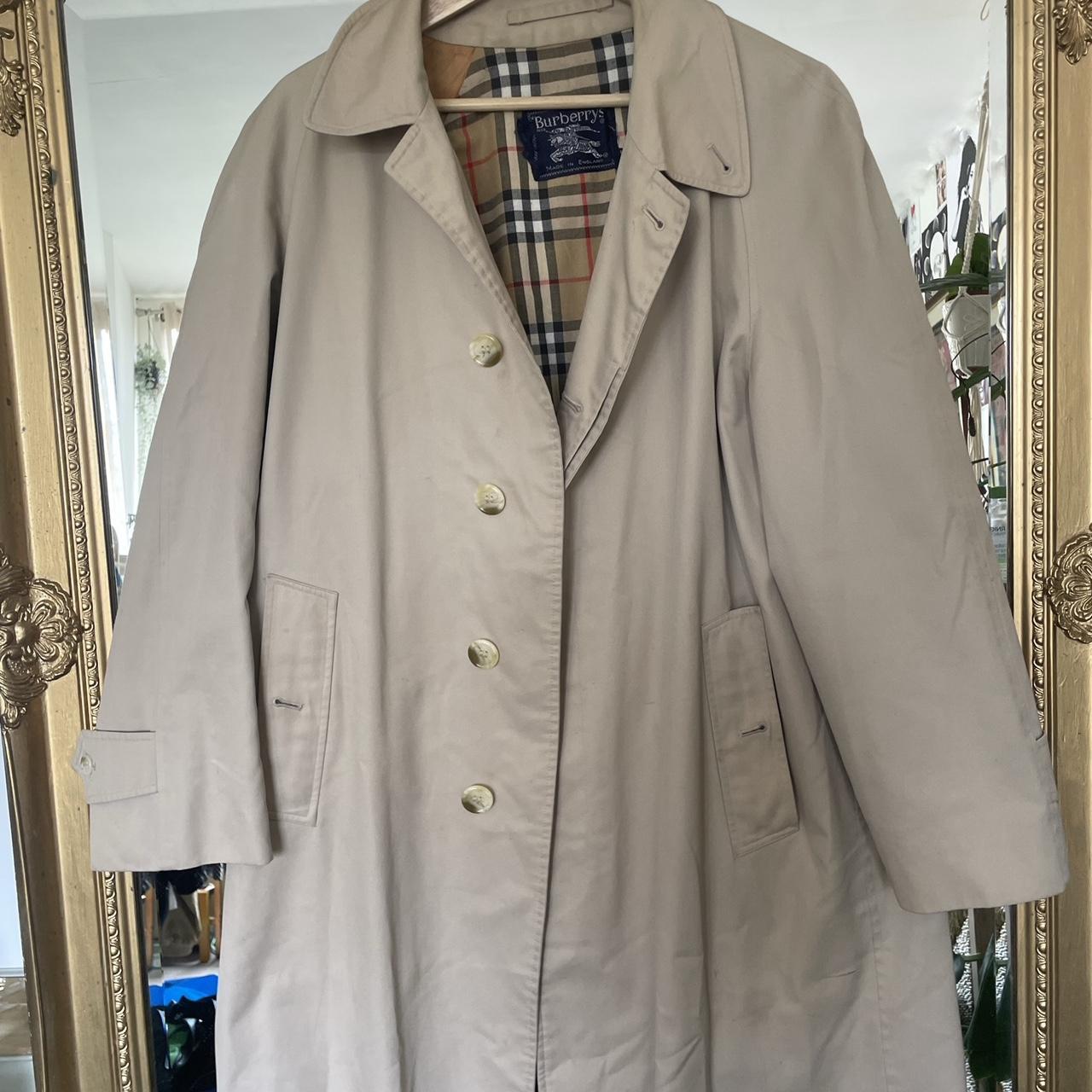 Authentic vintage Burberry trench coat Large Great. Depop