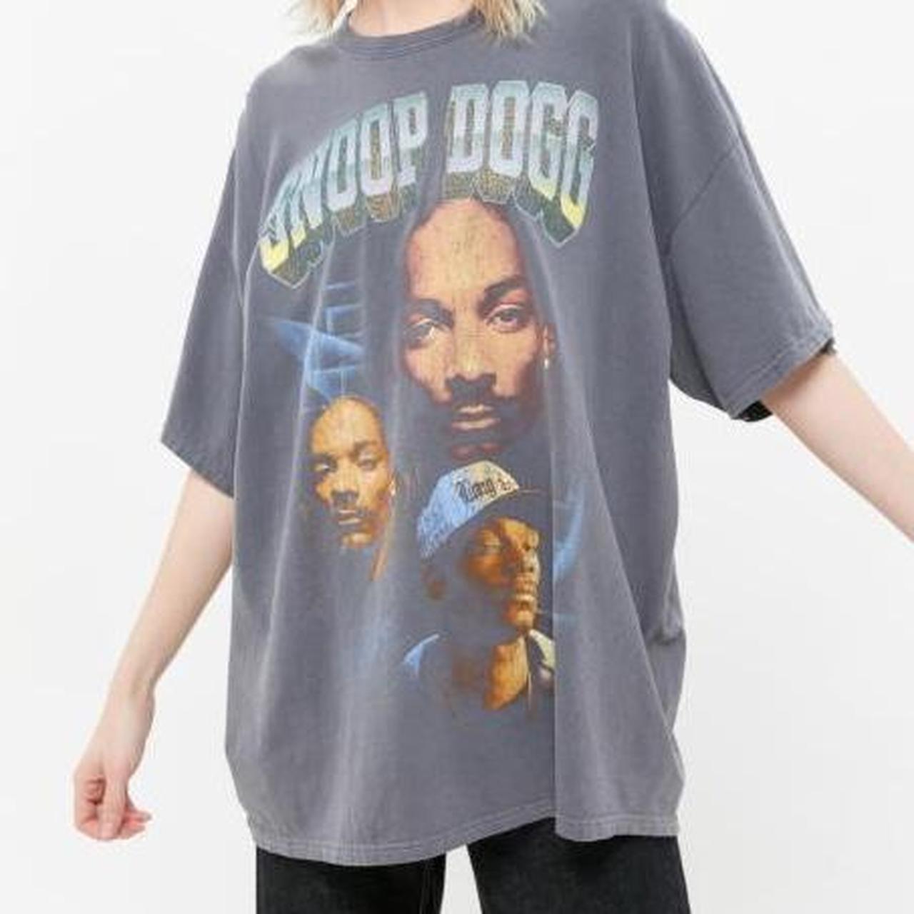 Urban Outfitters Snoop Dogg graphic tee Size: ONE... - Depop