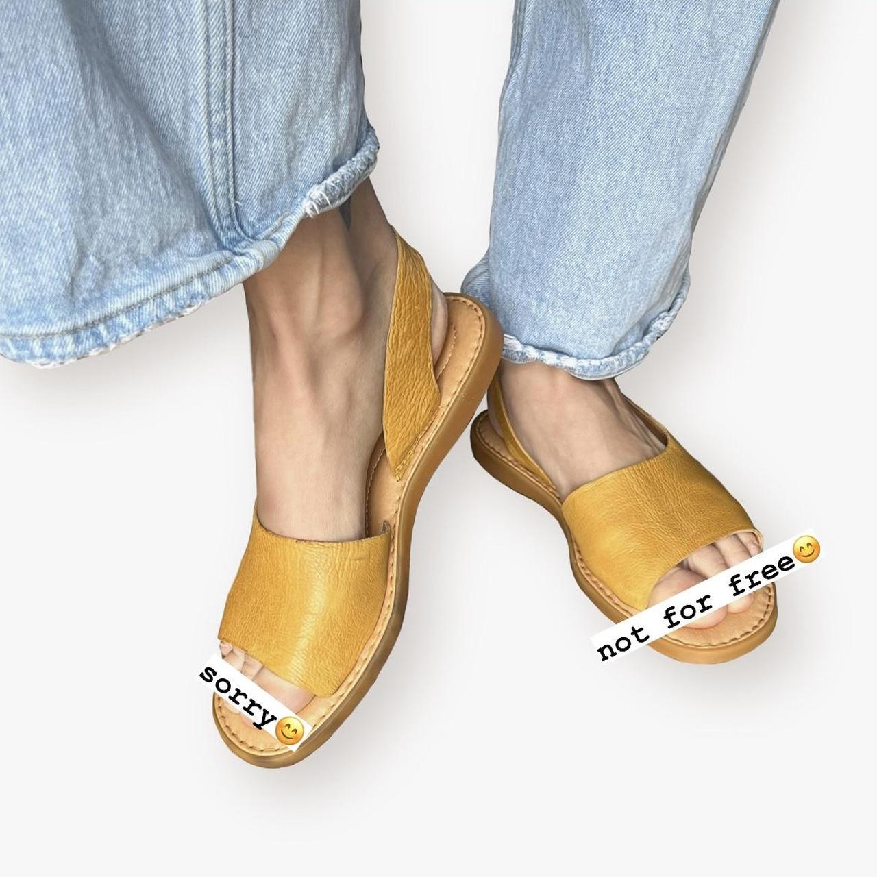 Born store yellow sandals