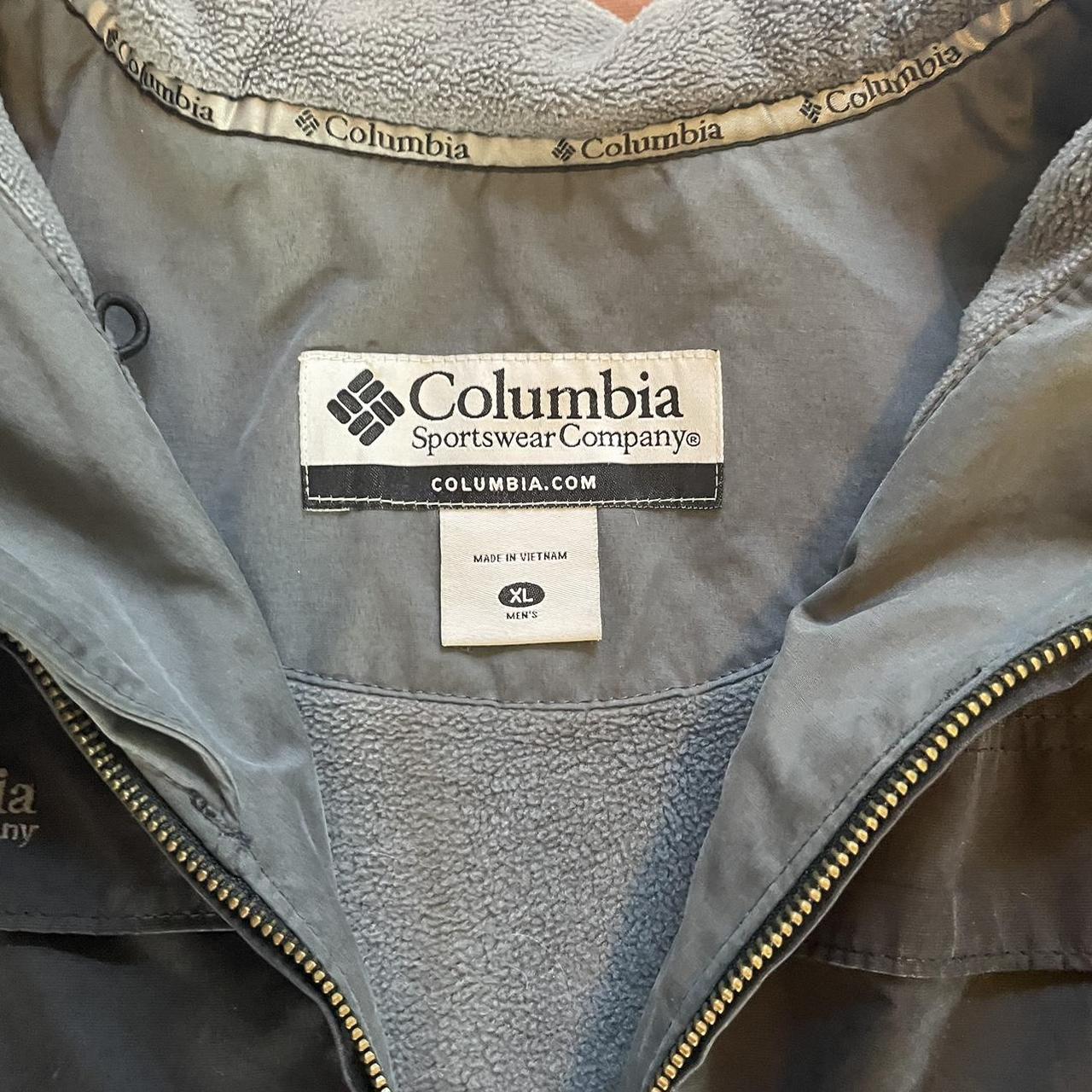 Columbia winter jacket excellent condition boxy... - Depop