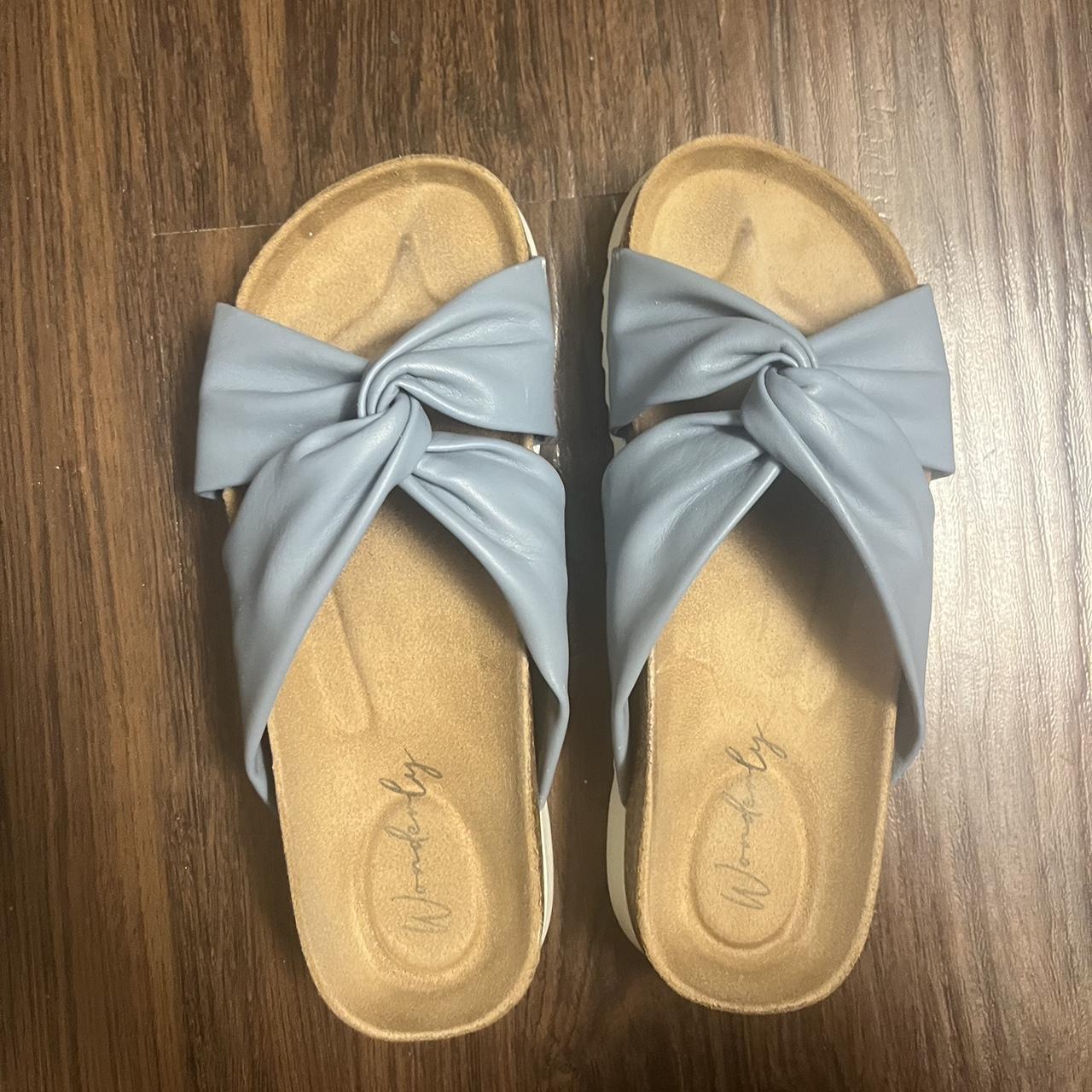 wonderly women's blue sandals - Depop