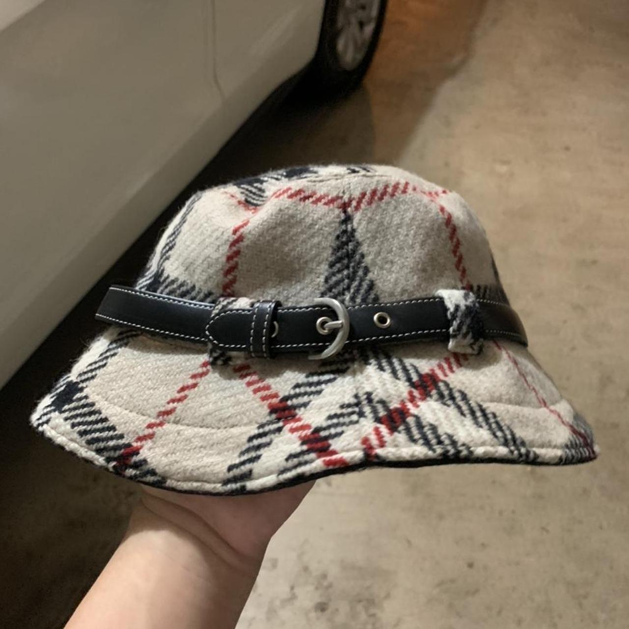 Burberry bucket hotsell hat depop