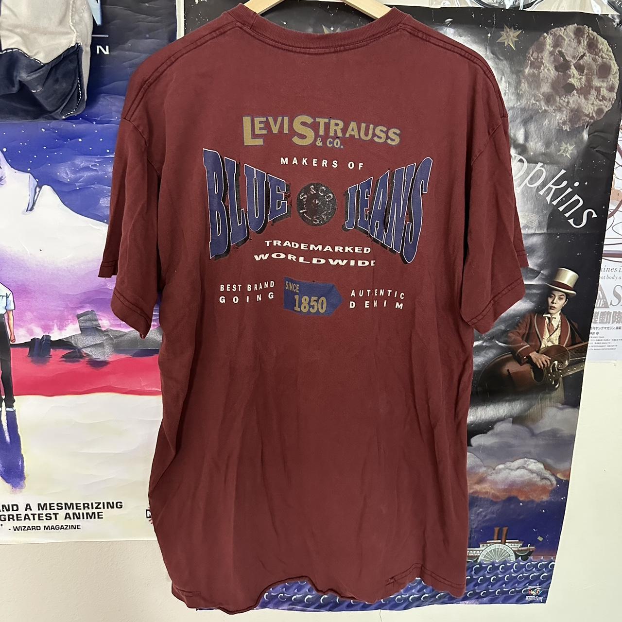 Levi's burgundy t store shirt