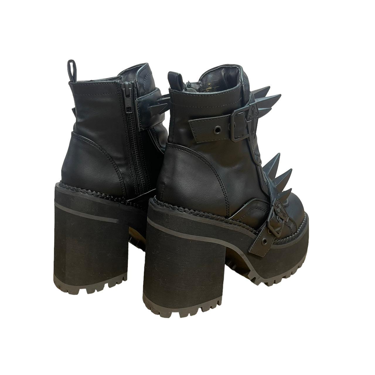 demonia assault boots