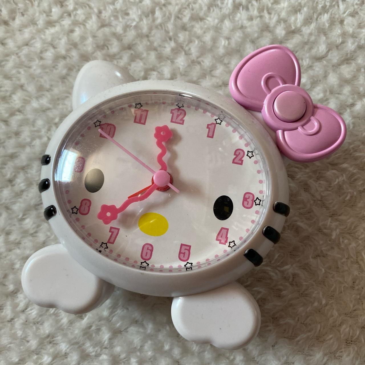 Hello Kitty Face Clock
