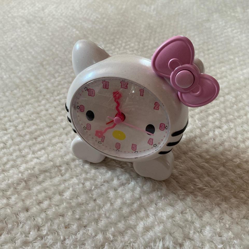 ✩ Hello Kitty Wall Clock ✩ brand new with very light - Depop