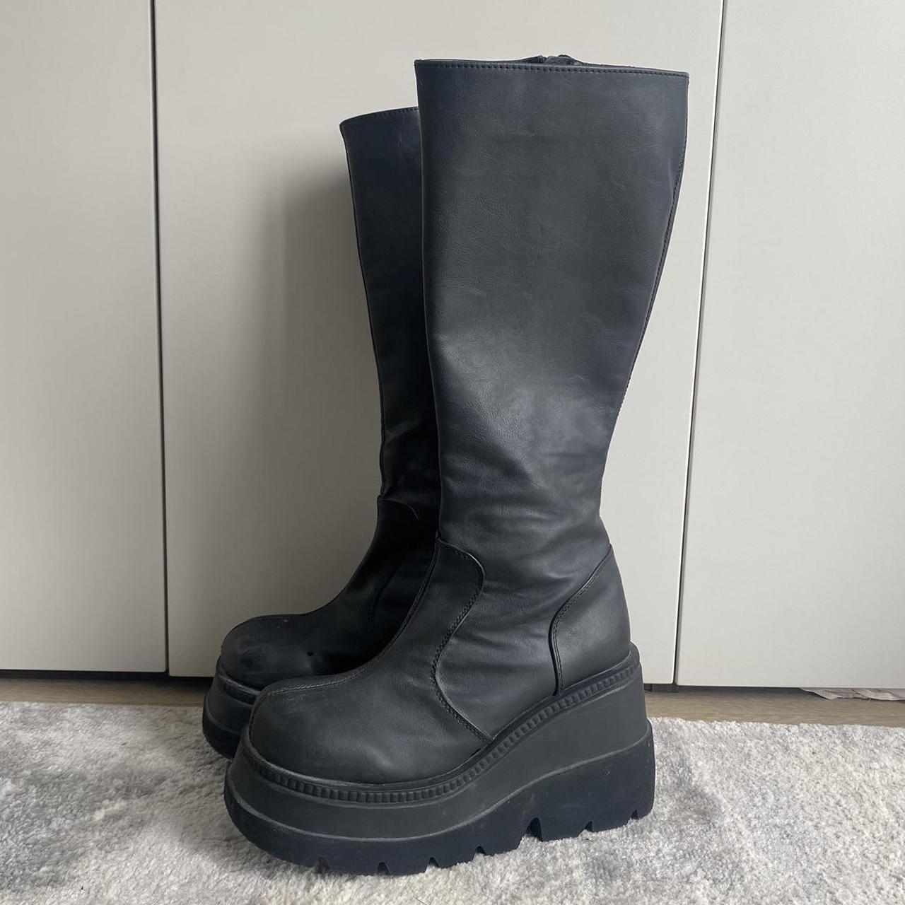 demonia earthshaker platform boots