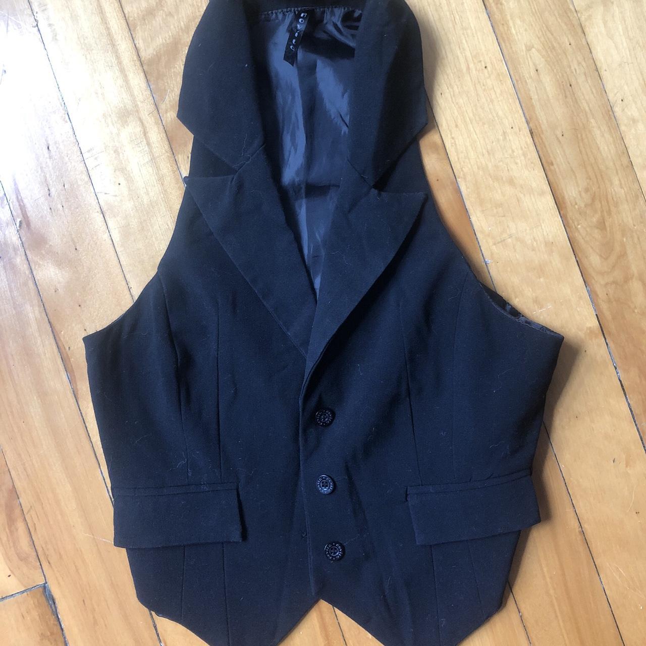 Trendy black vest! Button up with collar, cute fit Depop