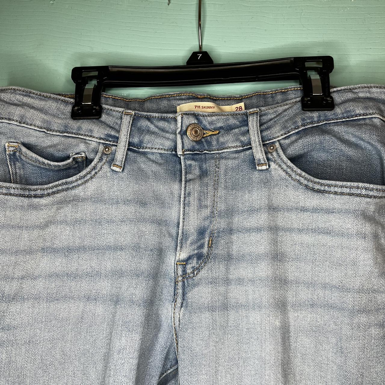 Levi's Women's Blue Jeans | Depop