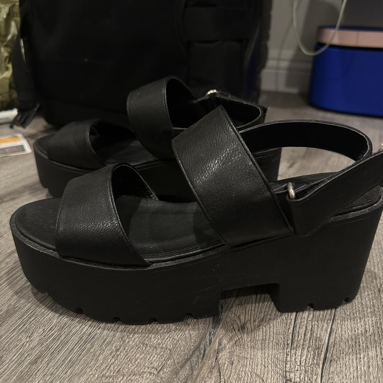 Black platform sandals online nasty gal