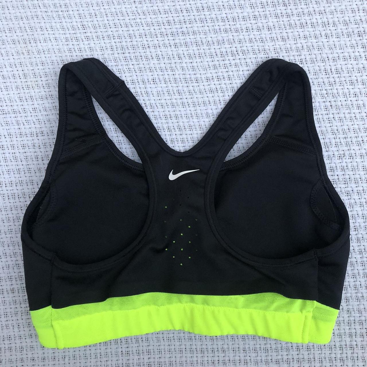 NWOT black and neon green nike sports bra 💚 brand - Depop