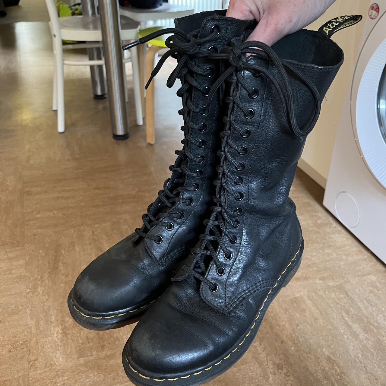 doc martens black virginia