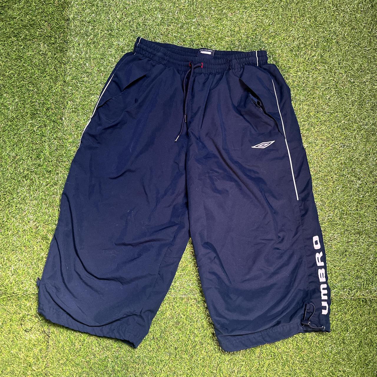 Vintage Y2K Umbro 3/4 Shorts ⚡️ Stunning pair, | Depop Vintage Y2K Umbro 3/4 Shorts ⚡️ Stunning pair, | Depop
