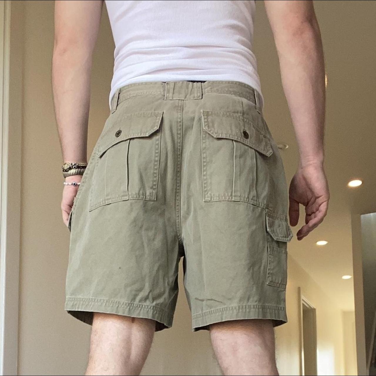 Eddie Bauer Cargo Shorts Tagged Mens 34 MODEL IS... Depop