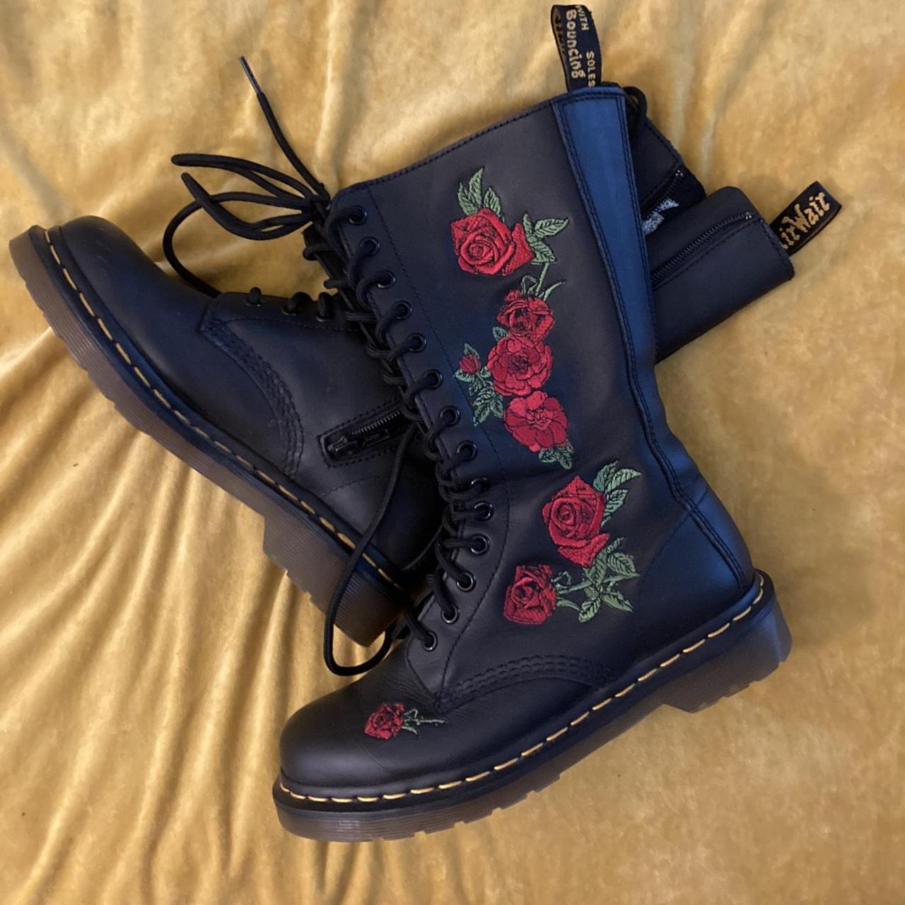 Dr martens hotsell size 7 womens