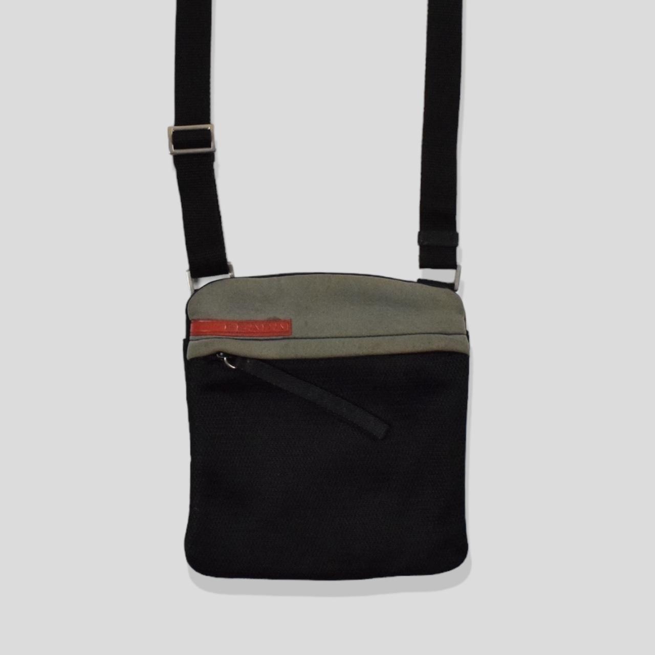 新作人気 prada sport bag Vintage 00s Prada Sport Cross-Body | Depop バッグ