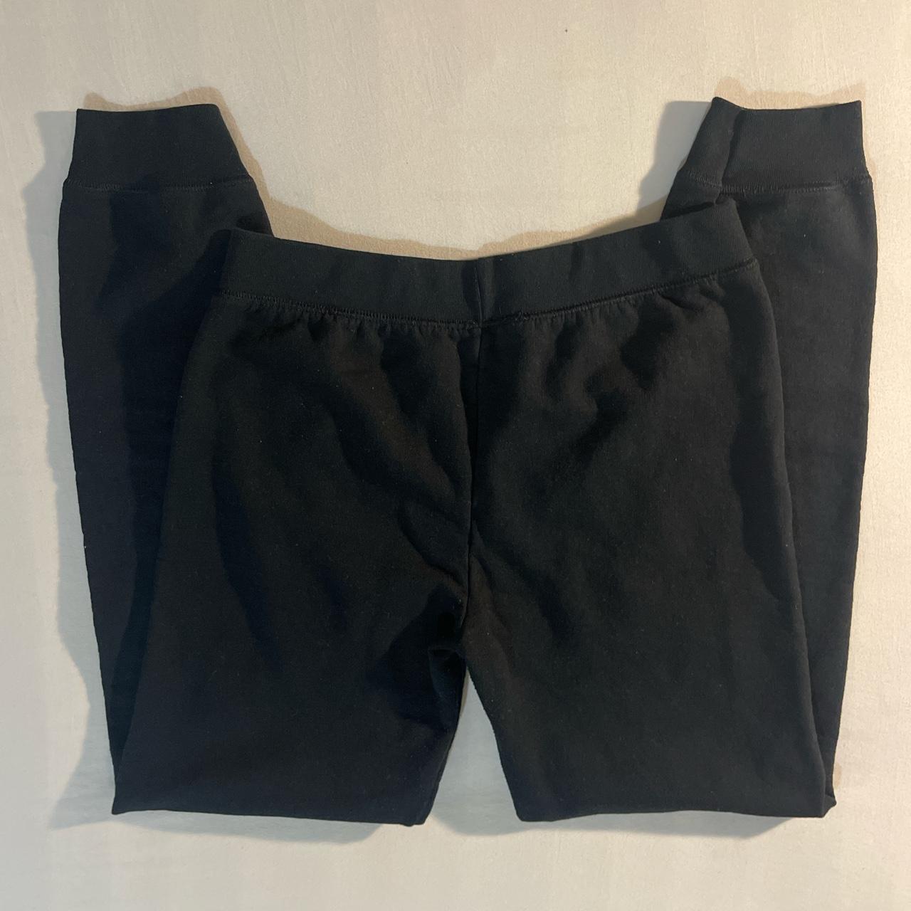 Hanes cropped sweatpants with front pockets & - Depop