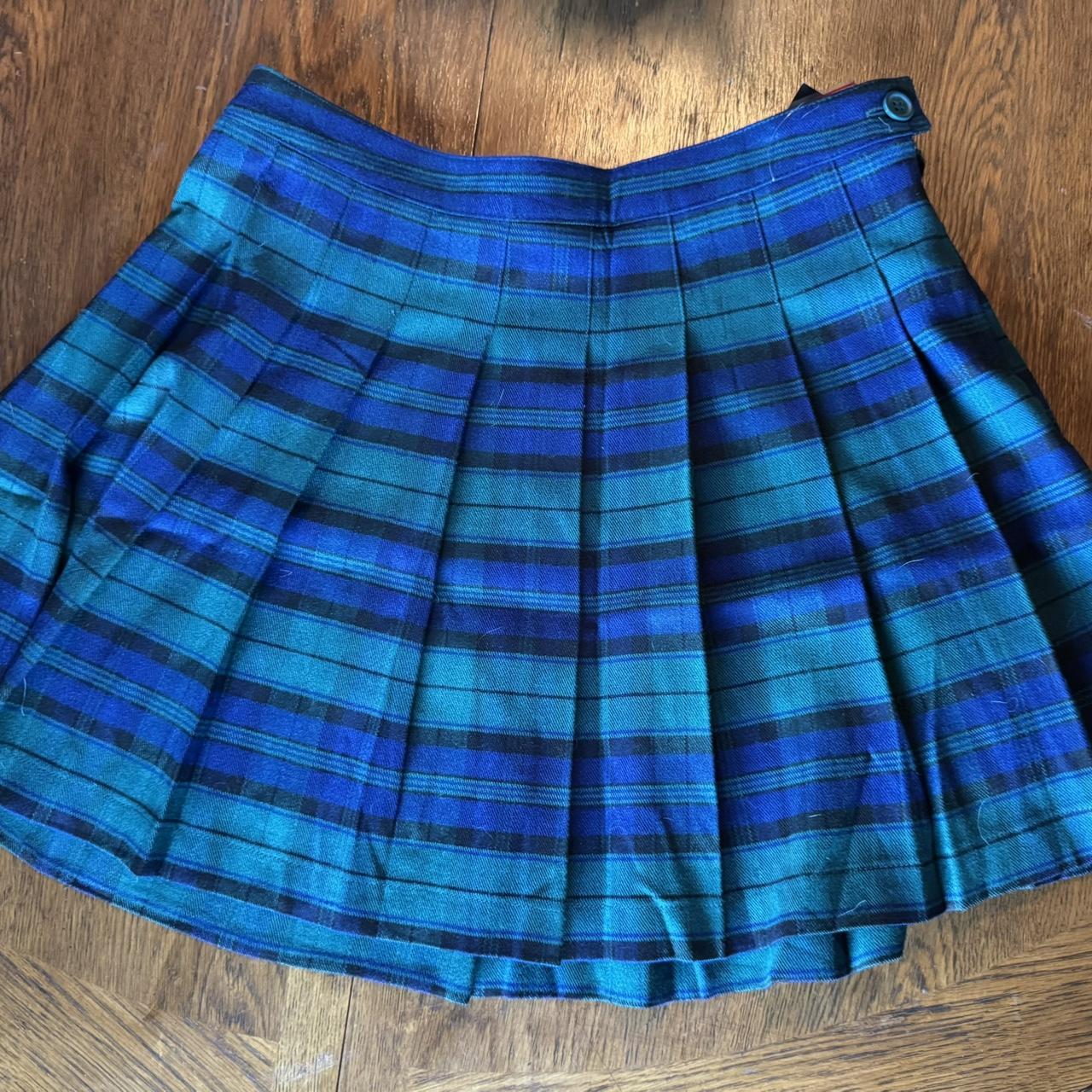 New with tags forever 21 green and blue plaid skirt. Depop