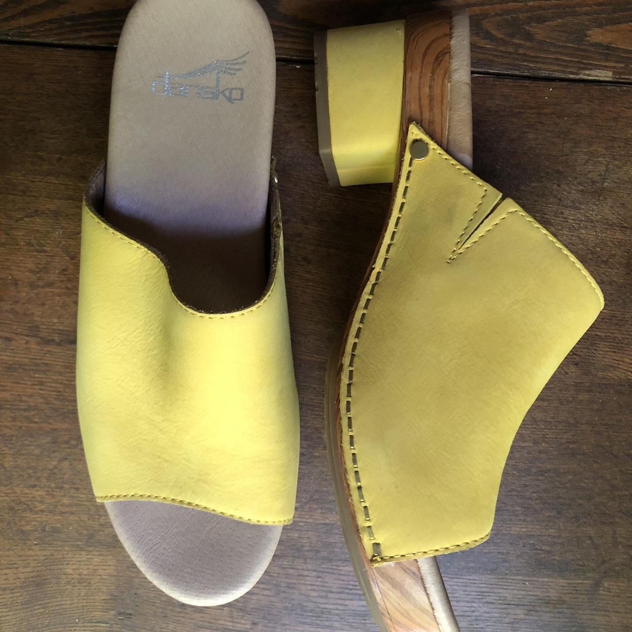 yellow dansko